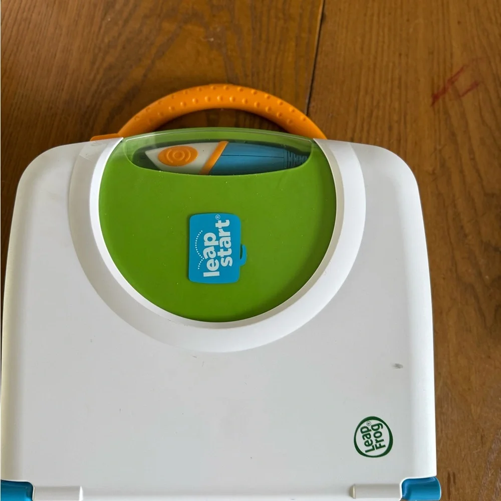 LeapStart Interactive Learning System - Picture 1 of 9